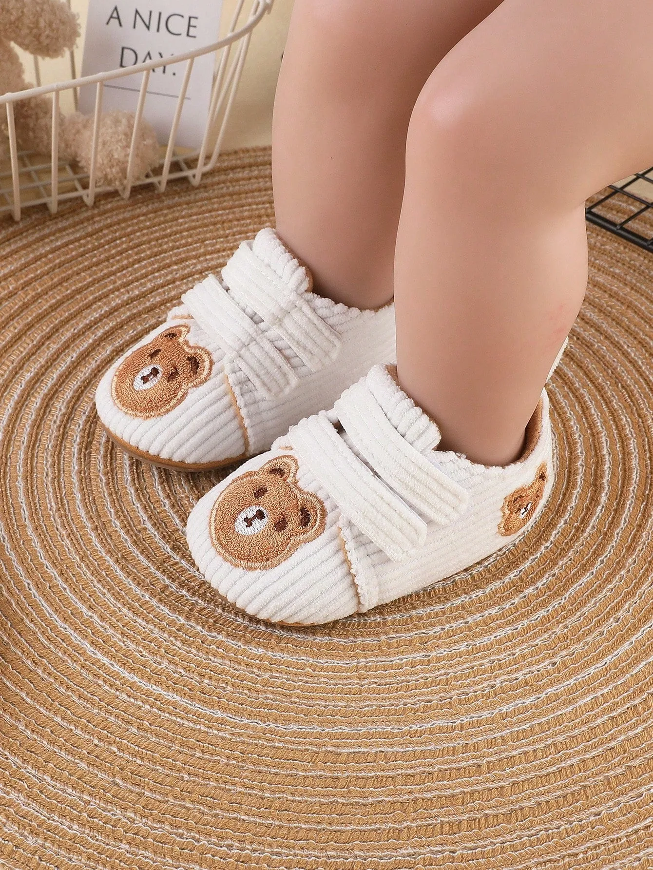 1pair Boys' Cartoon Bear Corduroy Sneakers With Flat Sole Fashionable For Parties And Cute For Sports-FD