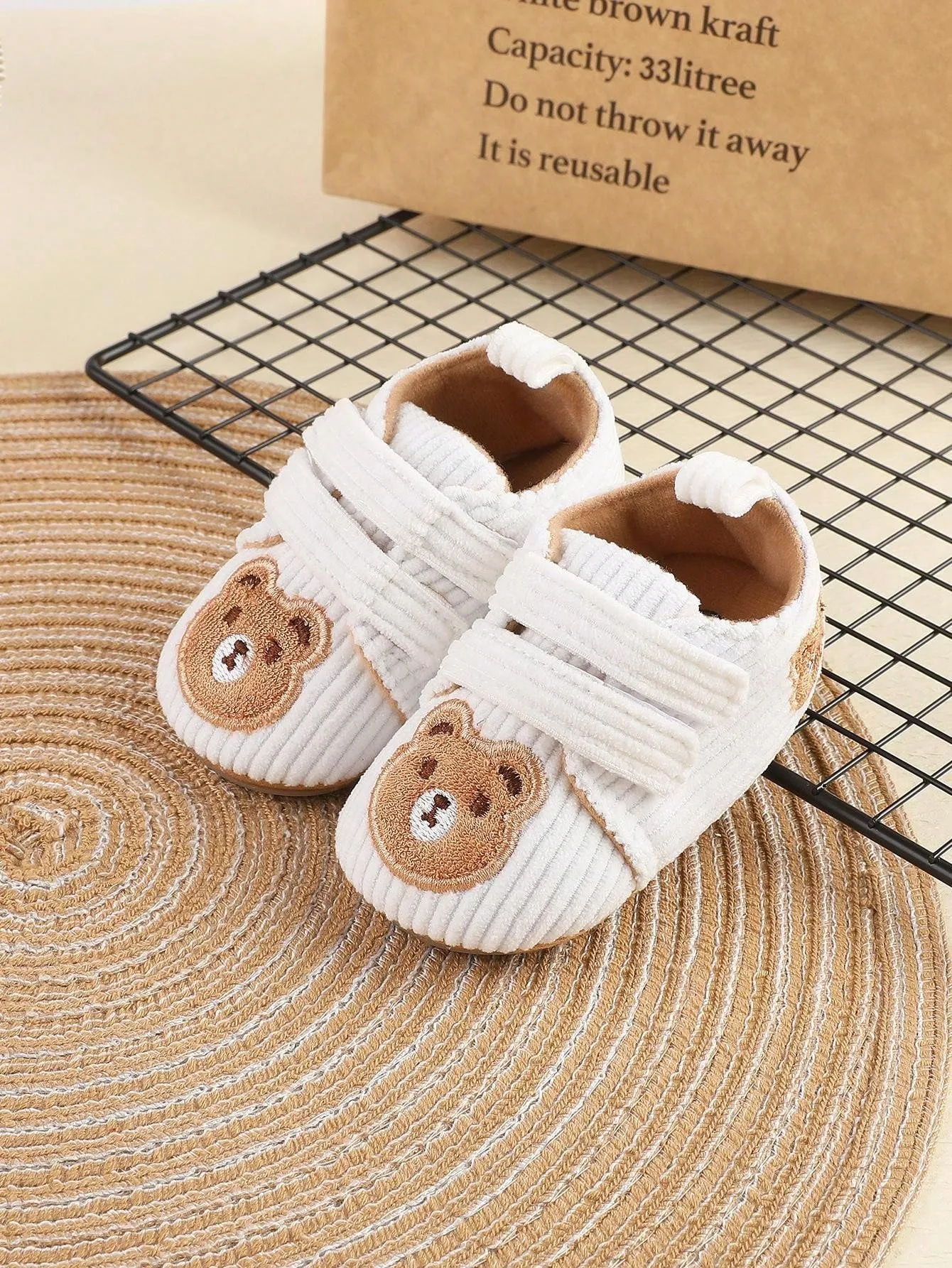 1pair Boys' Cartoon Bear Corduroy Sneakers With Flat Sole Fashionable For Parties And Cute For Sports-FD