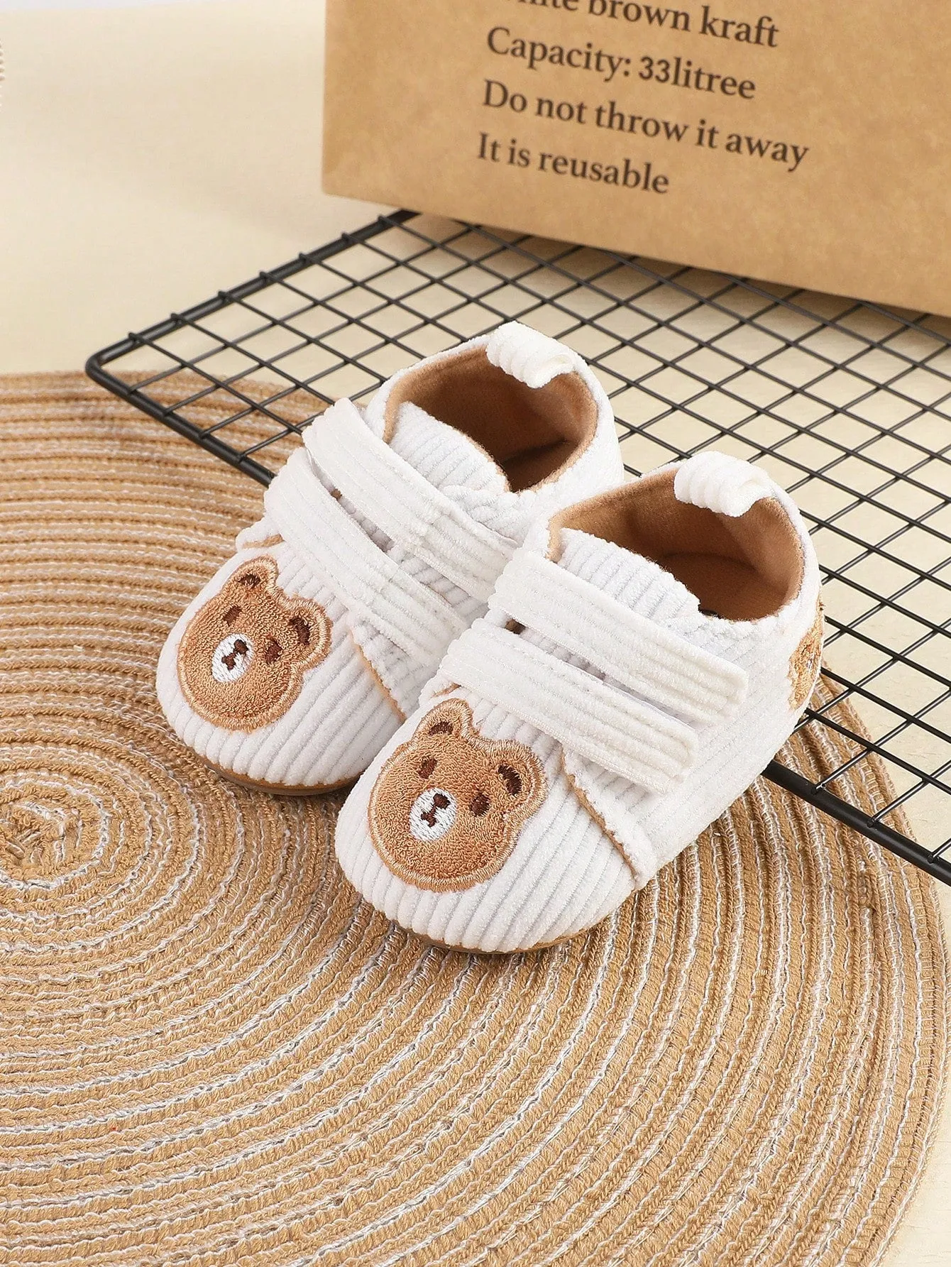 1pair Boys' Cartoon Bear Corduroy Sneakers With Flat Sole Fashionable For Parties And Cute For Sports-FD