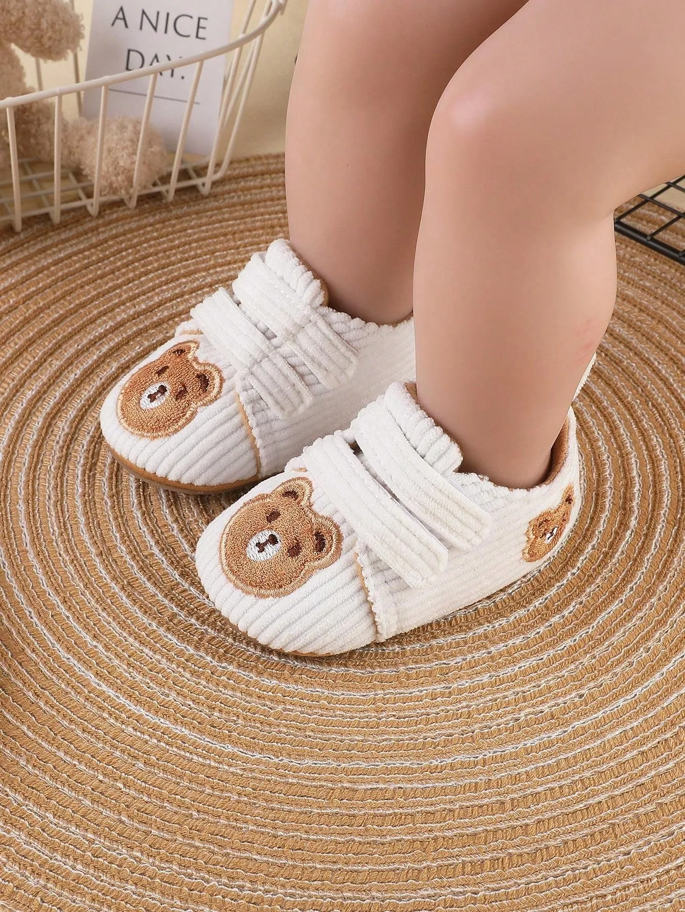 1pair Boys' Cartoon Bear Corduroy Sneakers With Flat Sole Fashionable For Parties And Cute For Sports-FD