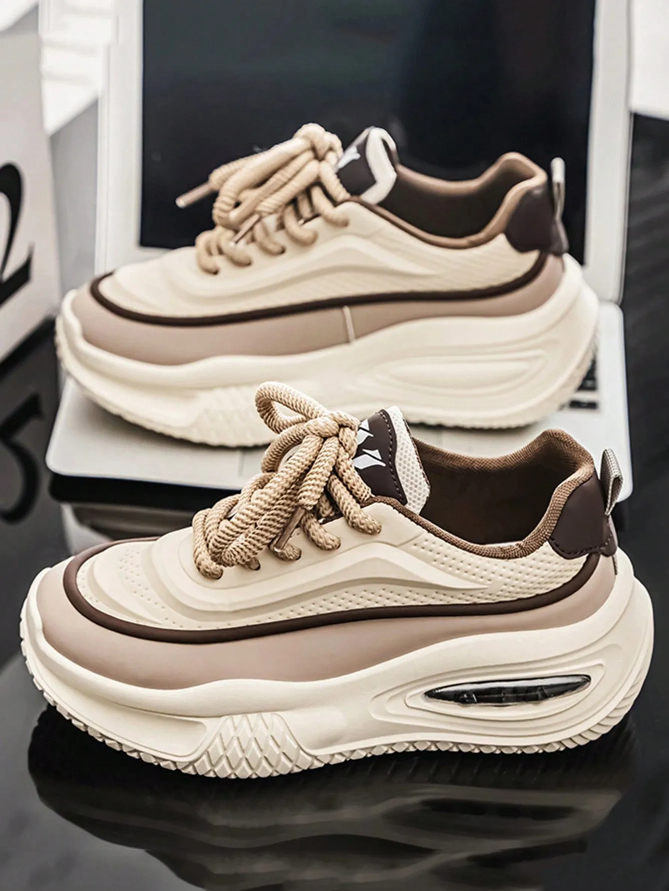 2024 New Casual Men Shoes Niche Low-Top Design Fashionable Thick Sole Sneakers Colorblock Athletic Shoes