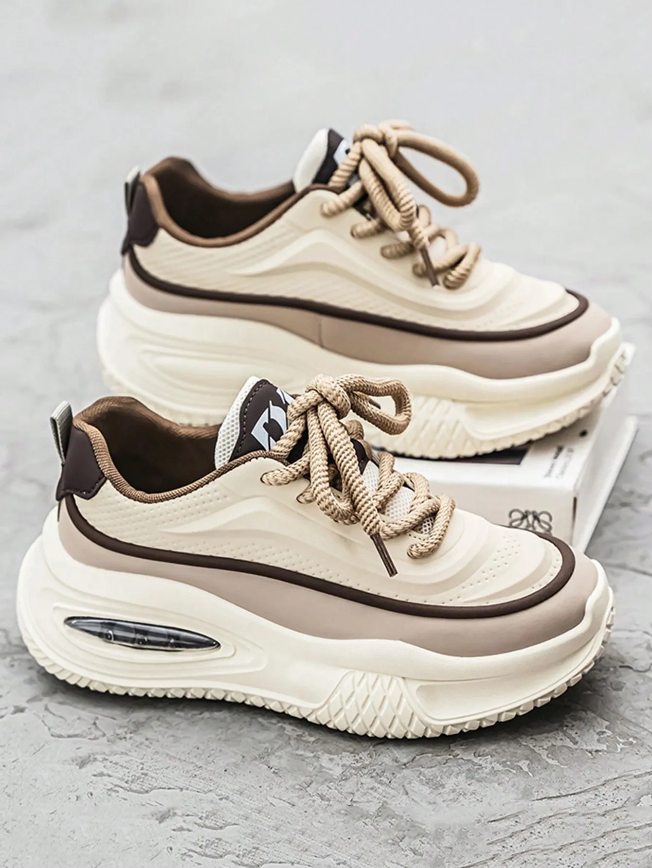 2024 New Casual Men Shoes Niche Low-Top Design Fashionable Thick Sole Sneakers Colorblock Athletic Shoes