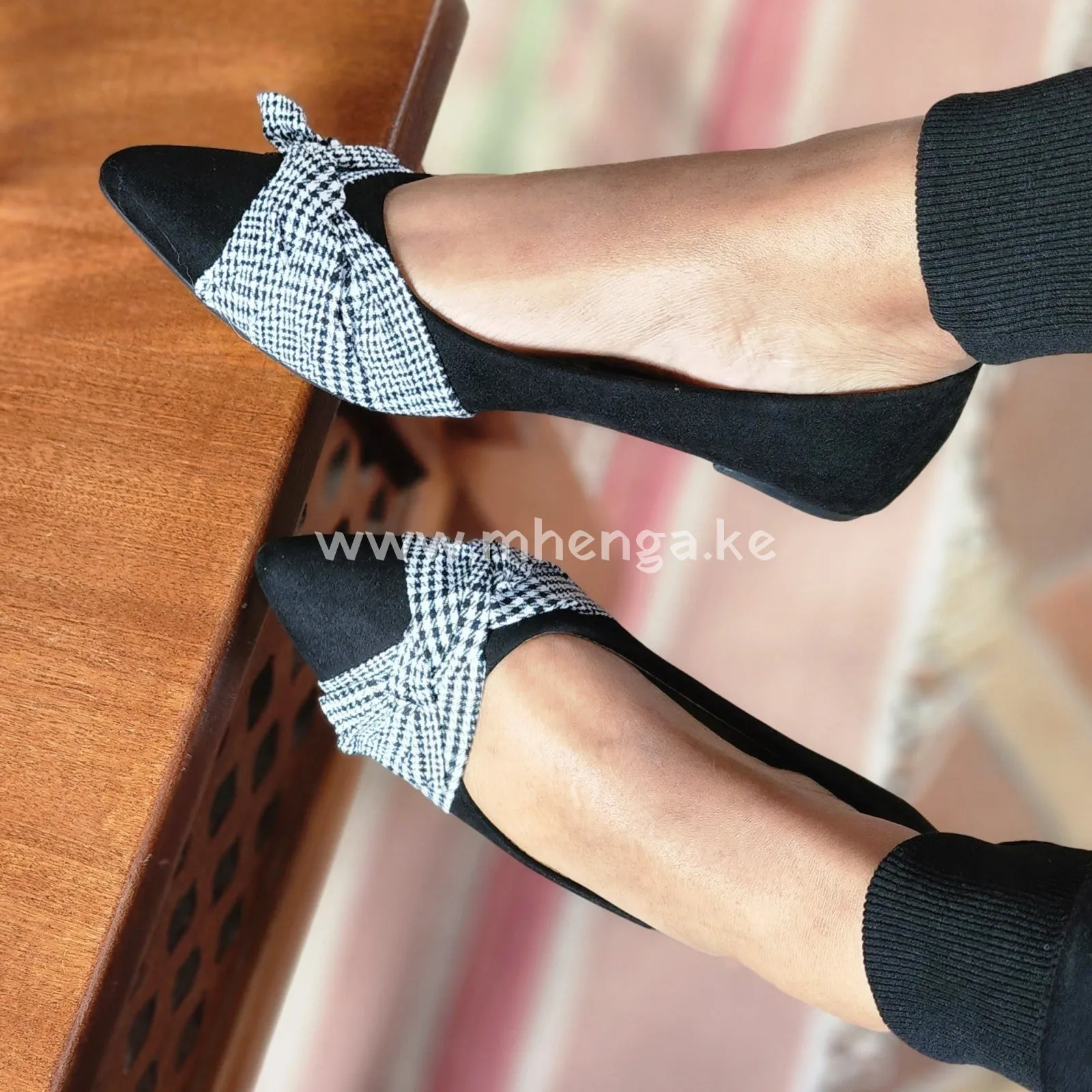 Ladies checked knotted shoes , Ladies flat shoe with knot , pointed toe flat shoes