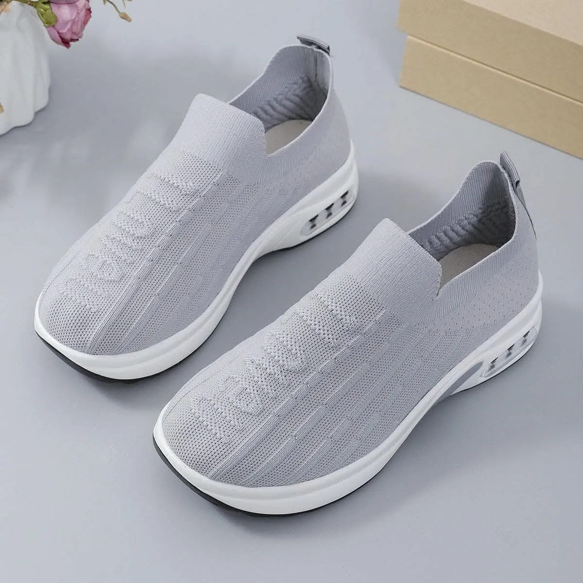 Round toe mesh loafers for women